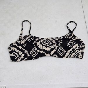 Elegant Black and Cream Patterned Crop Top